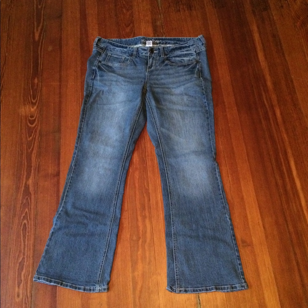 Boot cut jeans